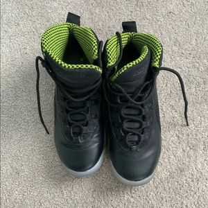 Air Jordan reto 10 blackout grade school size 4.5